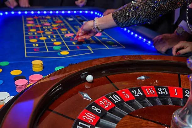 Bàn Live Casino bj8888 với dealer thật phát trực tiếp cho người Việt