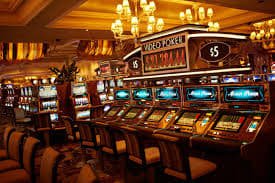 Người dùng Việt Nam chơi slot Nổ hũ trên điện thoại bj8888